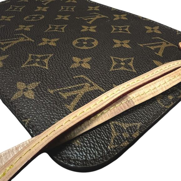 Louis Vuitton Monogram Wristlet Neverfull Pochette - $1550 Retail - Picture 6 of 9